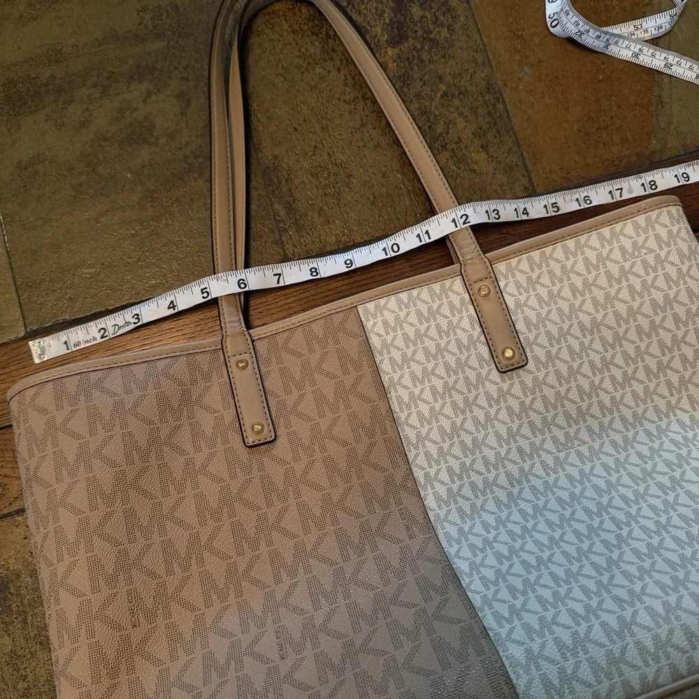 MICHAEL KORS Carter Signature Logo Beige White Cream Open Large Tote Bag $258 - Picture 9 of 10
